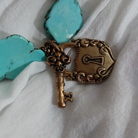 Howlite Chunk Bracelet - Picture 2 of 3